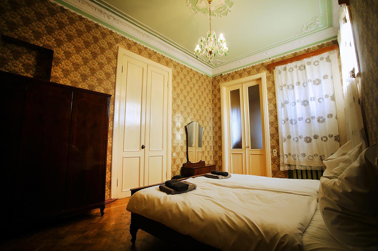 Guest House Old 쿠타이시 외부 사진
