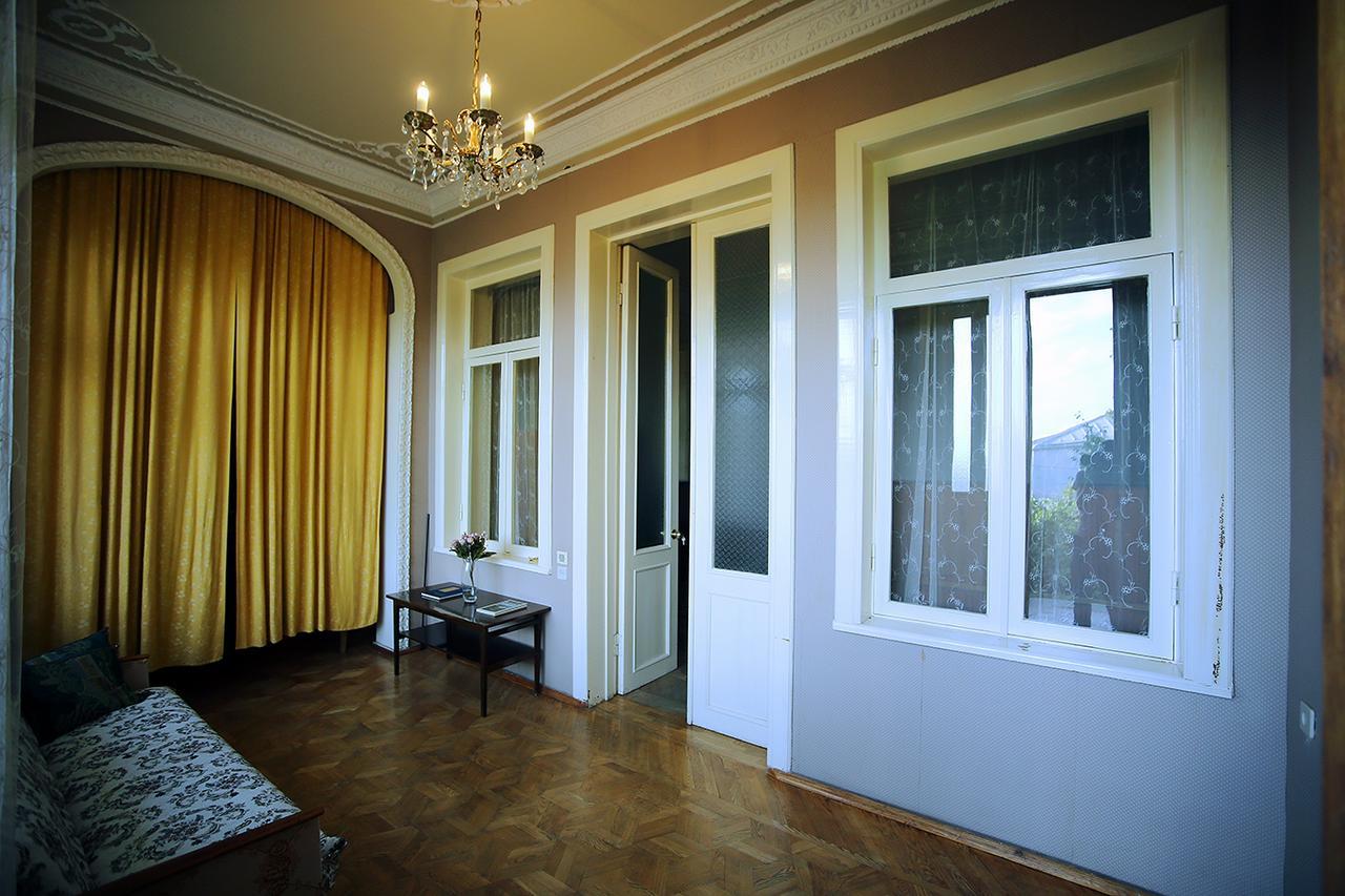 Guest House Old 쿠타이시 외부 사진