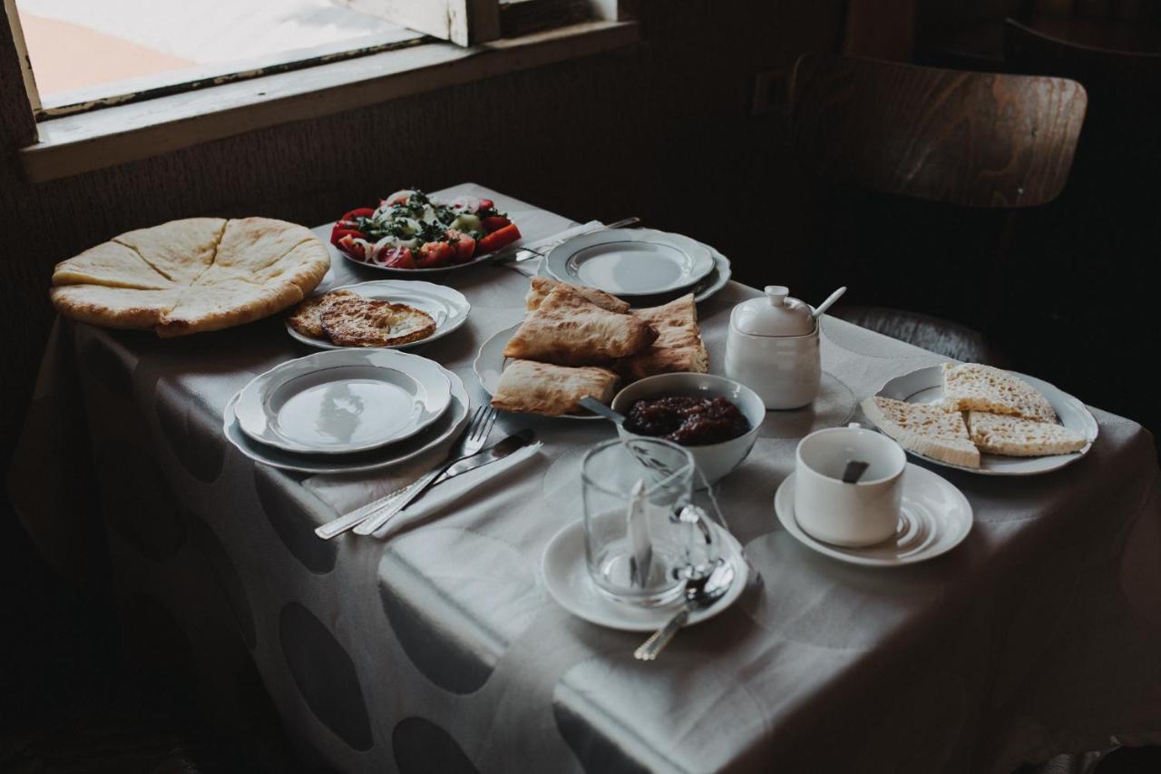 Guest House Old 쿠타이시 외부 사진