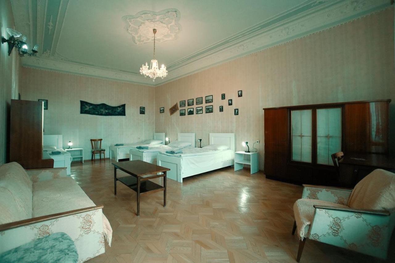 Guest House Old 쿠타이시 외부 사진