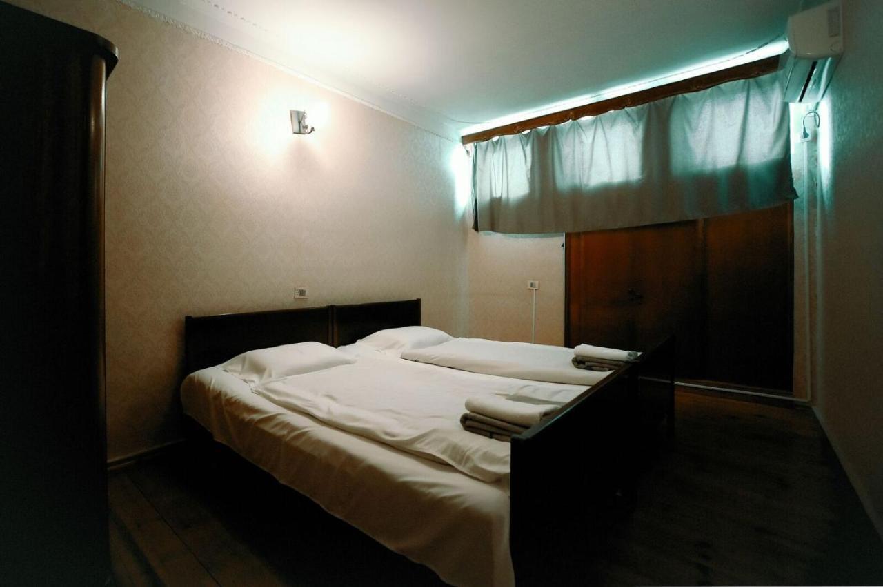 Guest House Old 쿠타이시 외부 사진