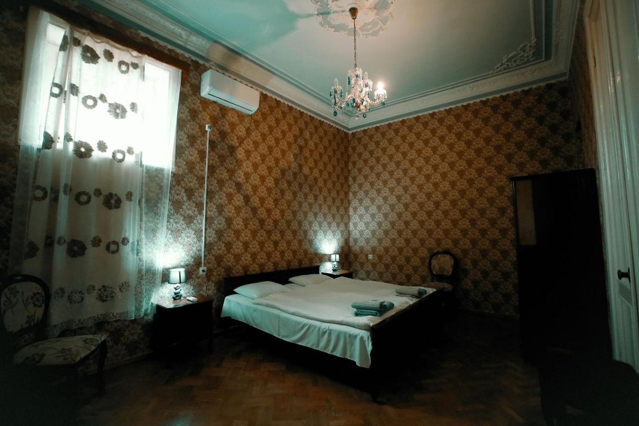 Guest House Old 쿠타이시 외부 사진