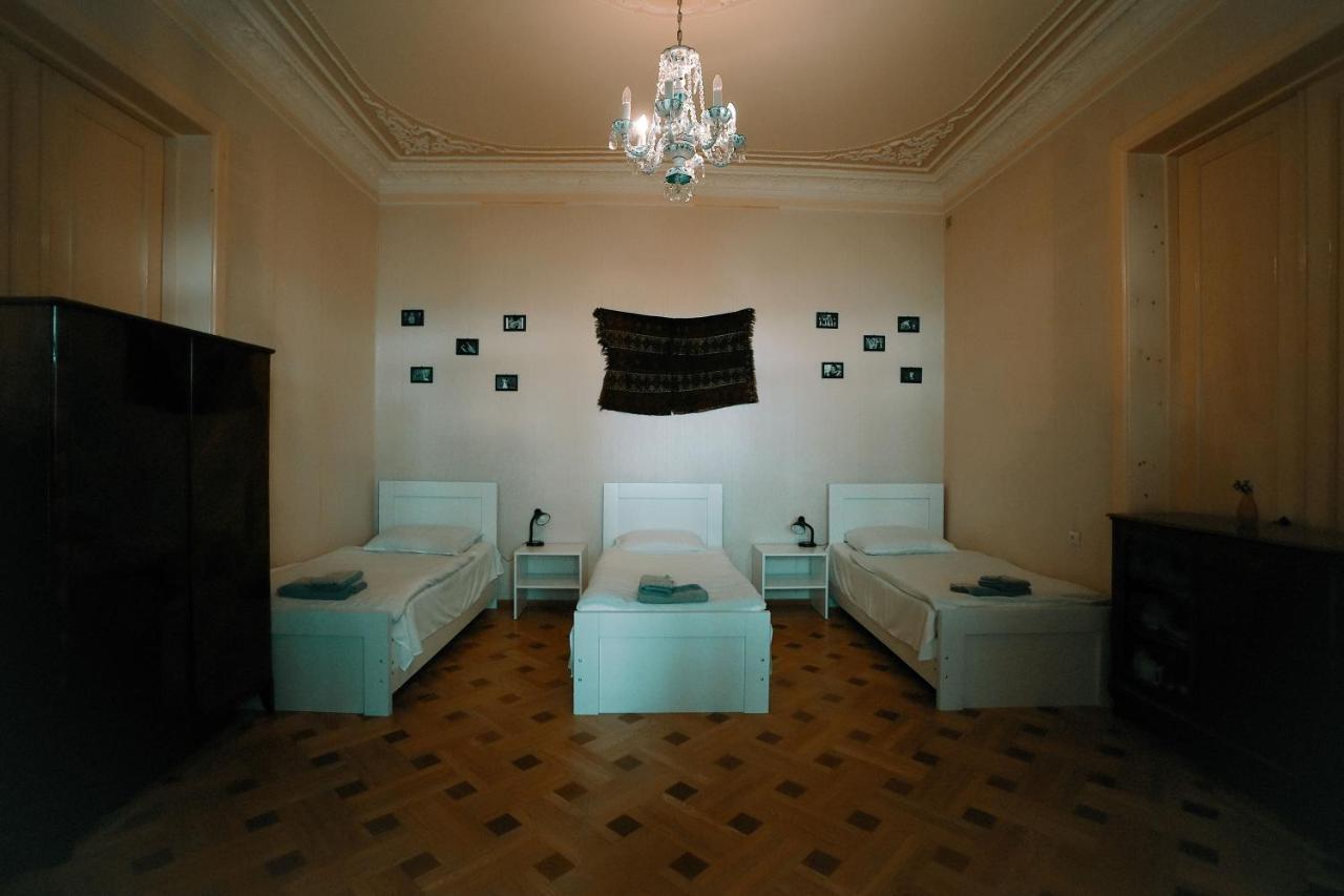 Guest House Old 쿠타이시 외부 사진