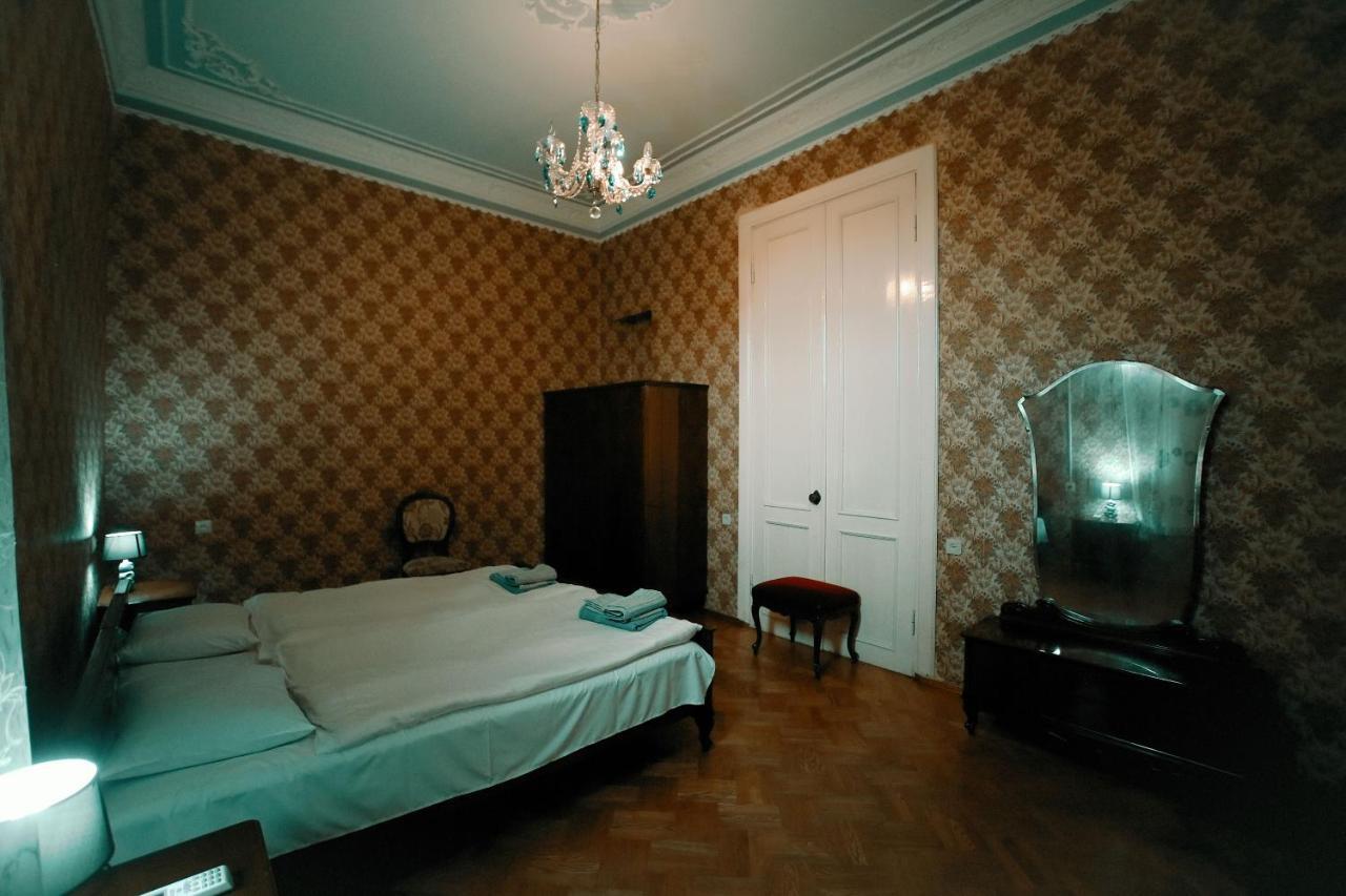 Guest House Old 쿠타이시 외부 사진